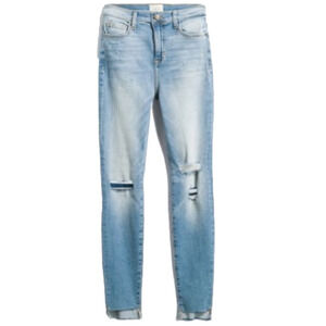𝅺ID:23 Jocelyn Distressed Scissor Step Hem Skinny Jean, Size 29